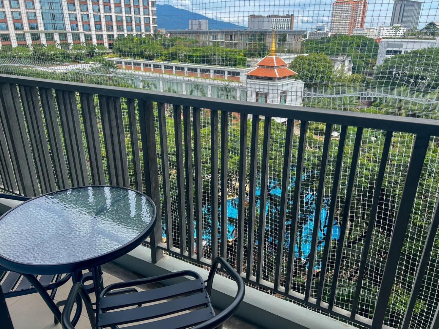 The Astra Luxury Condo In Town チエンマイ エクステリア 写真